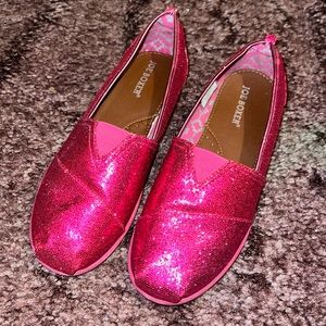 Joe boxer sparkly fushia slip on shoes